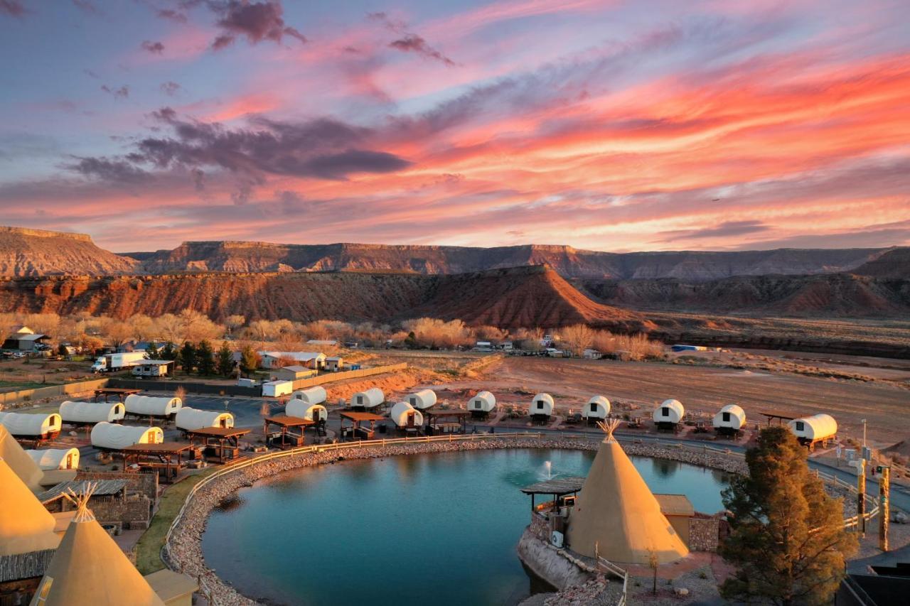 Zion White Bison Glamping & Rv Resort ヴァージン エクステリア 写真