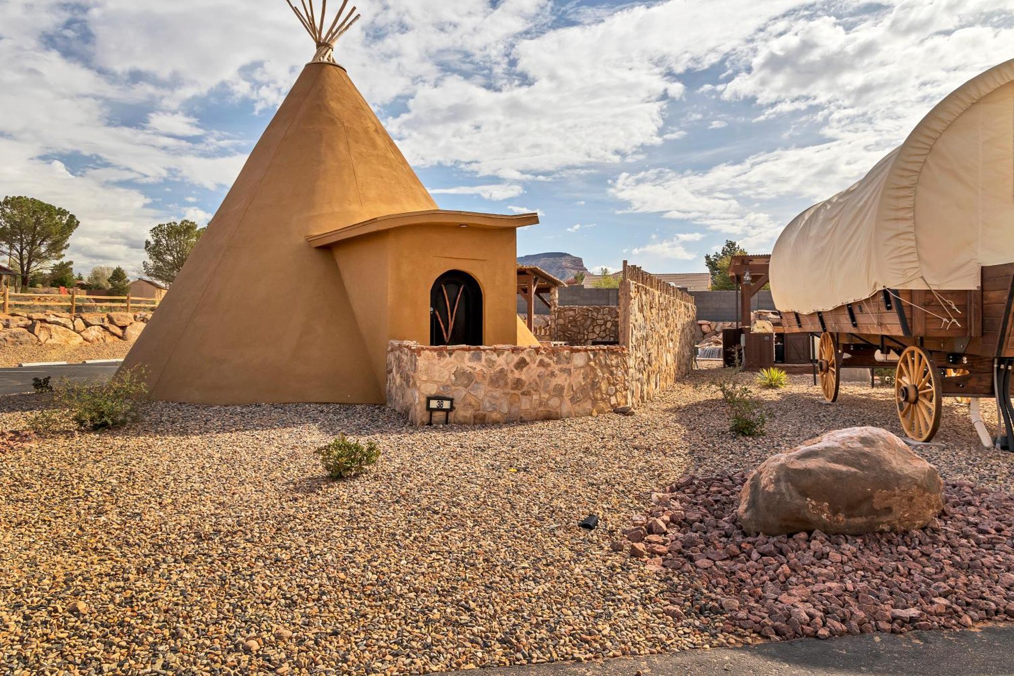 Zion White Bison Glamping & Rv Resort ヴァージン エクステリア 写真