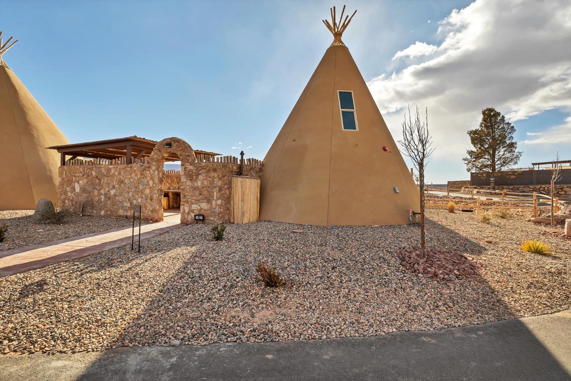Zion White Bison Glamping & Rv Resort ヴァージン エクステリア 写真
