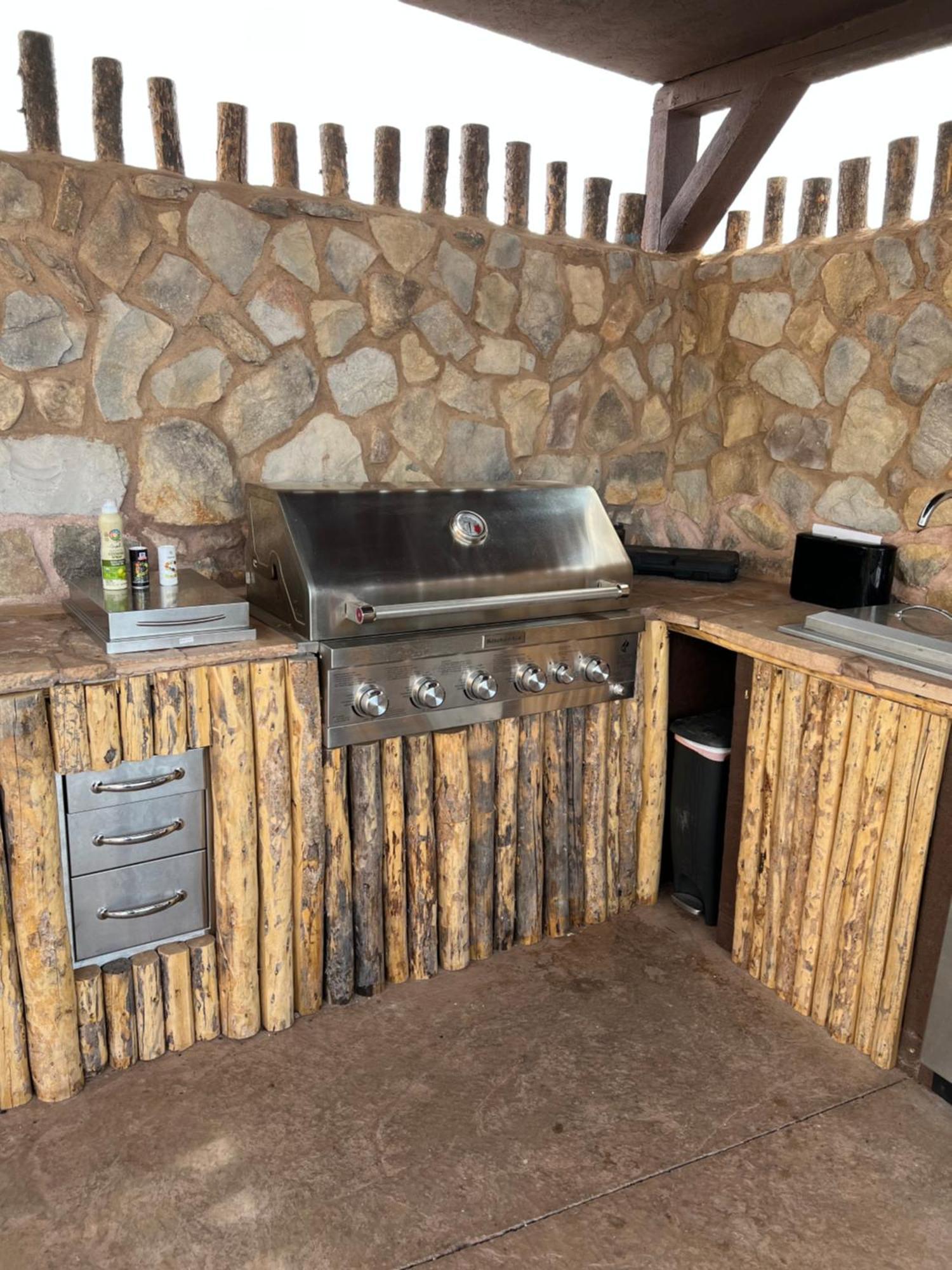 Zion White Bison Glamping & Rv Resort ヴァージン エクステリア 写真