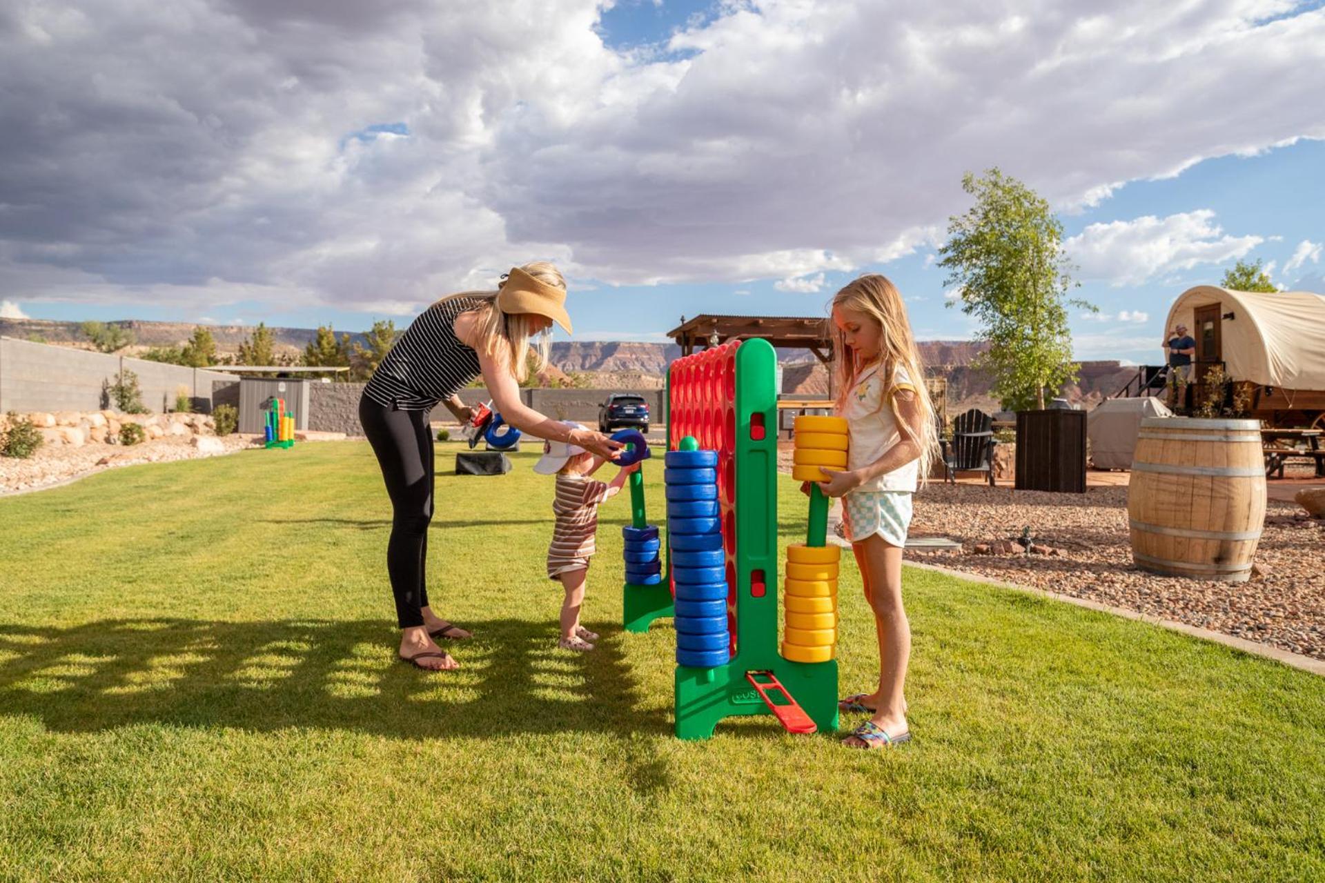 Zion White Bison Glamping & Rv Resort ヴァージン 部屋 写真